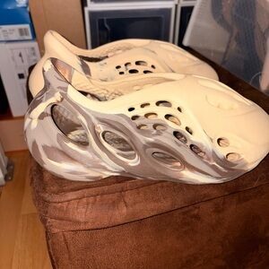 Foam Runners - Yeezy Adidas